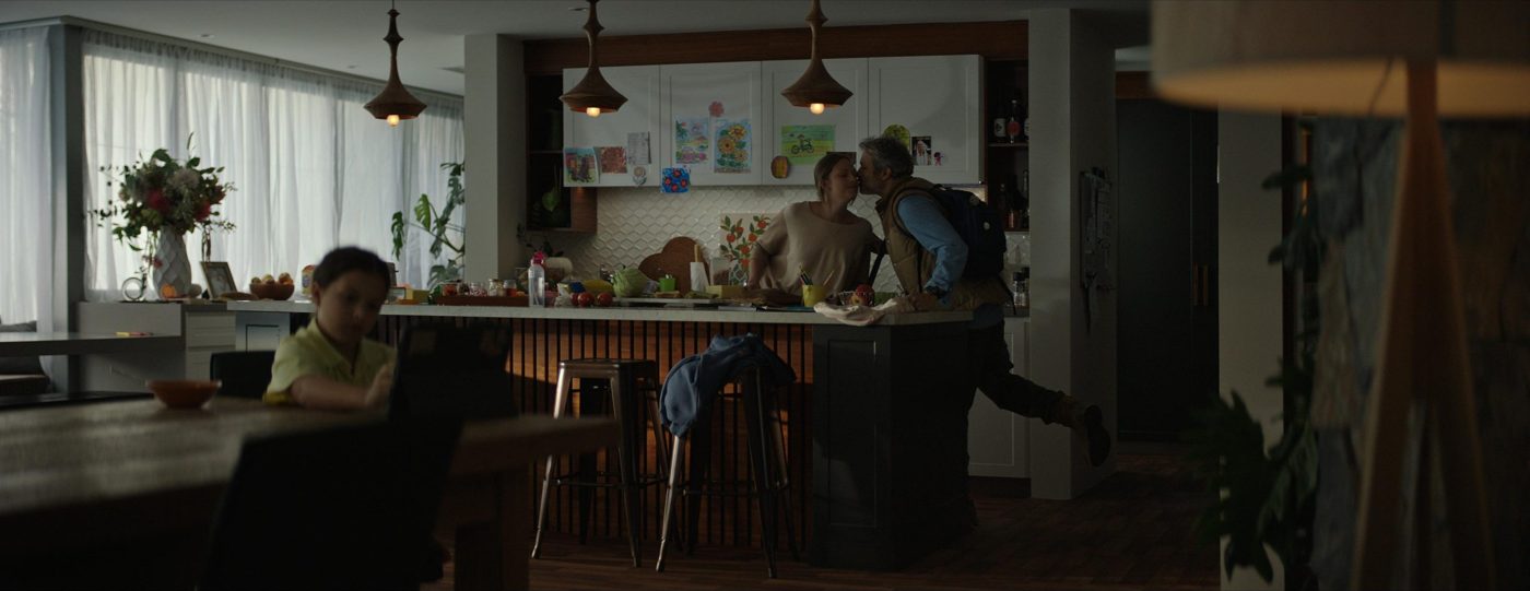 Episode #424: a kitchen wide with a window wall on the left